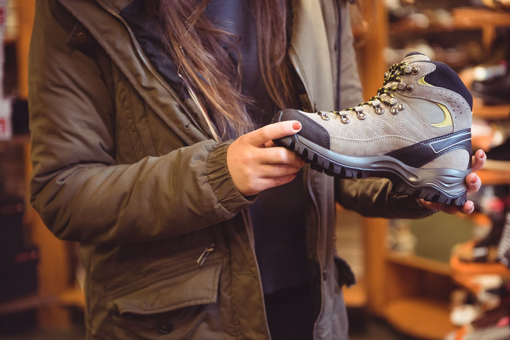 What Features Characterize Comfortable Work Shoes?